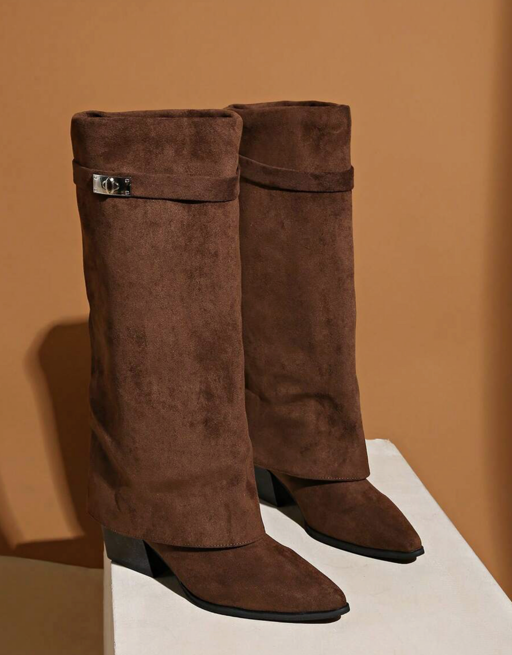 Les iconiques bottes Shark Lock 